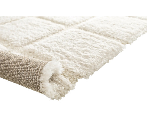 Weicher Teppich mit Fransen