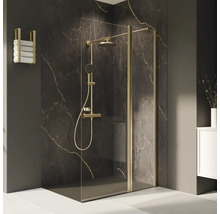 Badezimmer mit Duschkabine, Brausegarnitur und Handtuchhalter