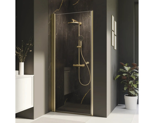 Duschkabine mit Duscharmatur in einem Badezimmer.