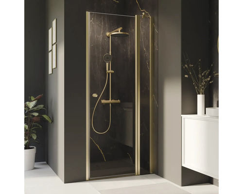 Duschkabine mit Duscharmatur in einem Badezimmer