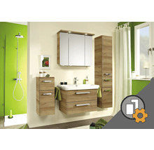 Badezimmer mit Waschtischunterschrank, Spiegelschrank und Hochschrank in Holzoptik