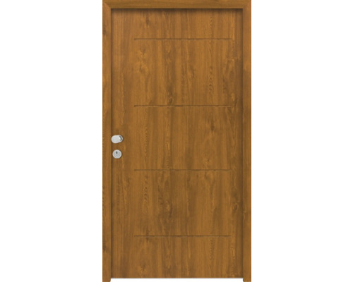 Holztür mit horizontalen Rillen und Türbeschlägen