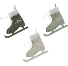 Drei dekorative Schlittschuhe mit Schriftzug und Aufhängung