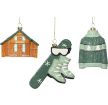 Dekoratives Set mit Haus, Skiausrüstung und Pullover als Christbaumschmuck