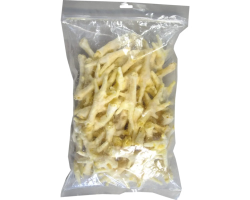 Gefrorene Hühnerfüße in einer transparenten Plastiktüte