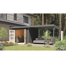 Gartenhaus mit offener Überdachung und Sitzbereich im Garten