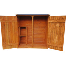 Offener Geräteschrank aus Holz mit Regal