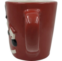 Roter Keramikbecher mit Henkel