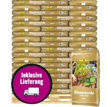 Palette mit mehreren Säcken torffreier Blumenerde von FloraSelf, inklusive Lieferung
