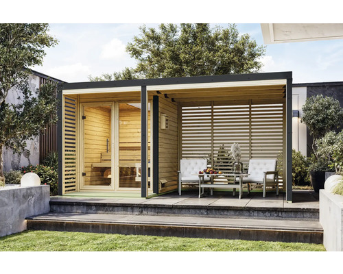 Gartensauna mit Sitzbereich auf Terrasse
