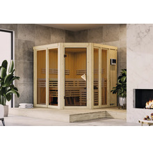 Ecksauna mit Holzbänken und Glastür in einem hellen Raum