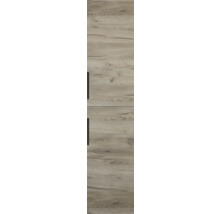 Schrankfront mit Holzoptik und Griffen