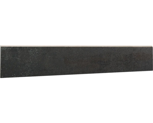 Dunkle Bordüre aus Steinzeug