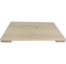 Holzplatte mit Füßen