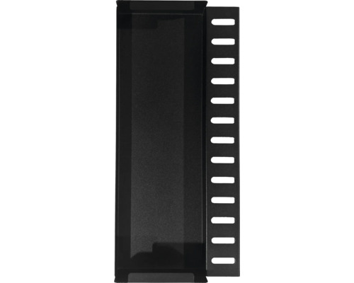 Schwarze Serverschrank-Blende mit Schlitzen zur Belüftung