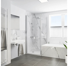 Helles Badezimmer mit Dusche, Waschbecken und Badewanne in modernem Design.