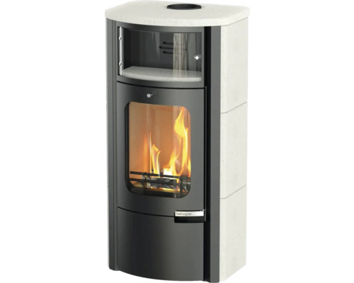 Kaminofen mit Glasfenster und Feuerraum