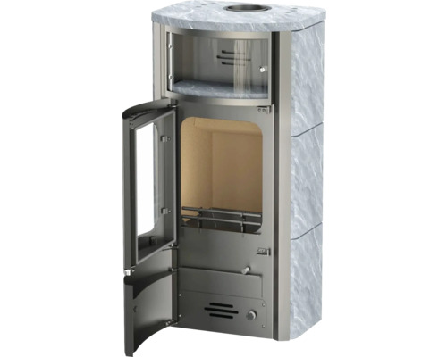 Kaminofen mit offener Tür