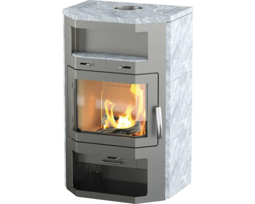 Kaminofen mit Glasfenster und Holzfeuer