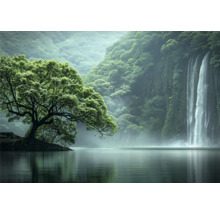 Landschaft mit Baum am See und Wasserfall