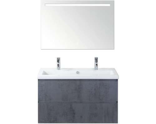 Waschtisch mit zwei Waschbecken und Spiegel mit Beleuchtung