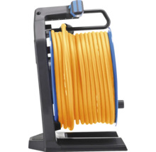 Kabeltrommel mit Kabel auf schwarzem Ständer