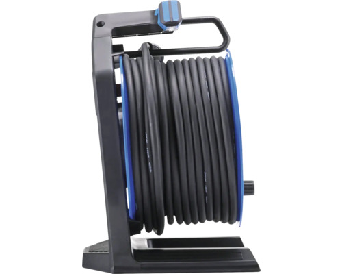 Kabeltrommel mit Kabel auf Rollen