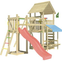 Spielplatz mit Rutsche aus Holz