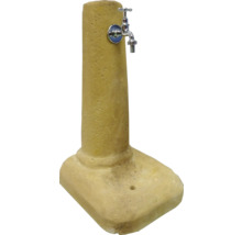 Gartenbrunnen aus Stein mit Wasserhahn