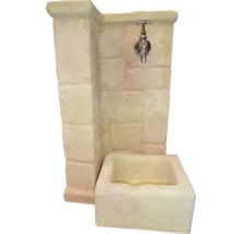 Gartenbrunnen mit Wasserhahn und Becken