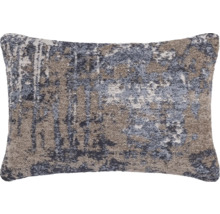 Dekokissen mit abstraktem Muster