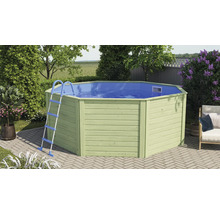 Holzpool mit Leiter im Garten