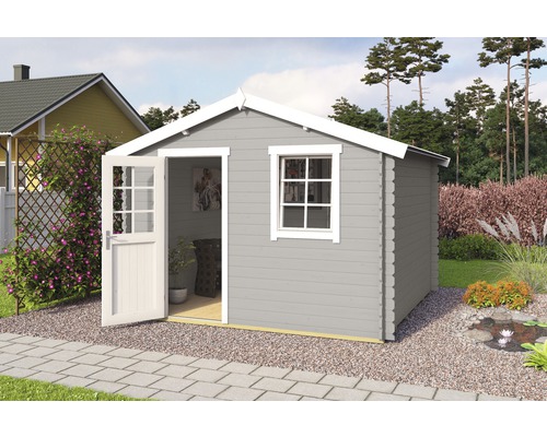 Gartenhaus aus Holz mit Fenster und geöffneter Tür im Garten