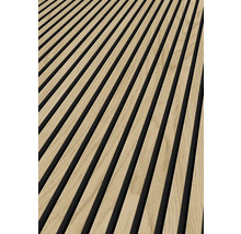 Holzpaneele mit Lattenstruktur für Wand- und Deckengestaltung