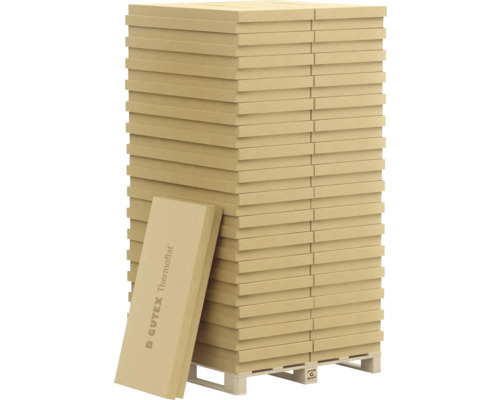 Stapel Holzfaser-Dämmplatten auf einer Palette