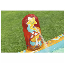Aufblasbare Wasserrutsche mit Stern- und Pilzmotiven für Kinder