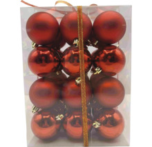 Karton mit zwölf roten Weihnachtskugeln