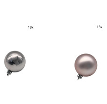 Achtzehn Christbaumkugeln aus Kunststoff