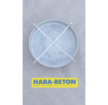 Runde Betonschalung mit Perforationen und Kreuzverstrebung
