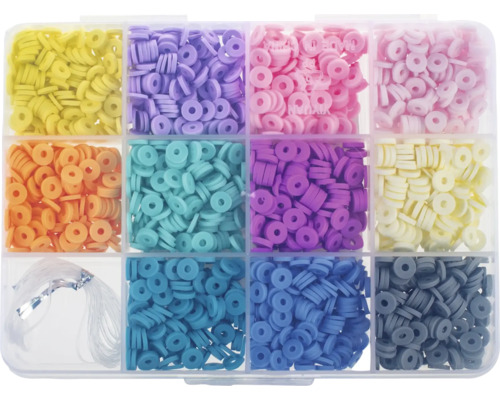 Sortiment mit flachen, runden Tonperlen in verschiedenen Farben und elastischer Schnur zur Schmuckherstellung