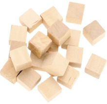 Quadratische Holzklötze zur Dekoration
