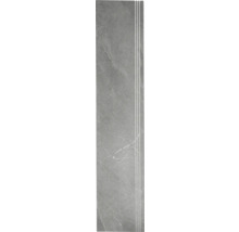 Graue Treppenfliese mit drei Rillen