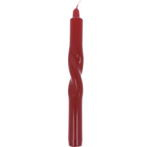 Rote Tafelkerze mit gedrehtem Design