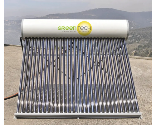 Solaranlage mit Vakuumröhrenkollektoren auf einem Dach