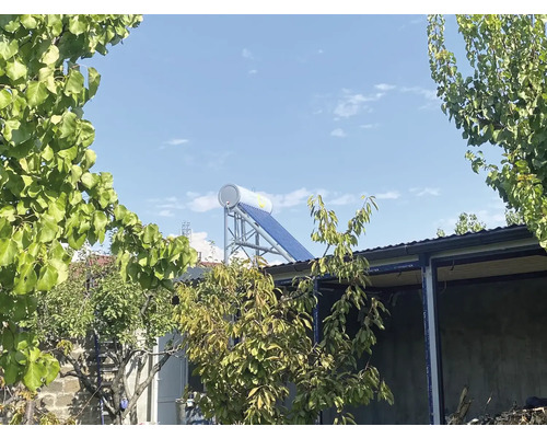 Solaranlage auf dem Dach eines Gebäudes