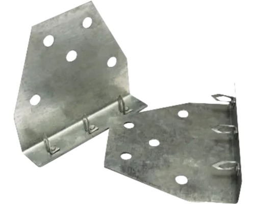 Zwei Nagelplattenbinder aus Metall mit Löchern