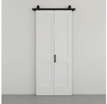 Zwei weiße Schiebetüren mit schwarzer Schiene und Griff