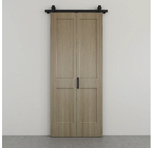 Doppelschiebetür aus Holz mit Beschlägen