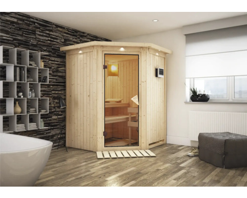 Plug & Play Sauna Karibu Achat II inkl. 3,6 kW Bio Ofen u.ext.Steuerung und Dachkranz mit bronzierter Ganzglastüre Ecksauna aus Holz mit Glastür in einem Badezimmer mit Badewanne, Regal und Fenster.