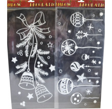 Fensterdekoration mit Weihnachtsmotiven auf Folie